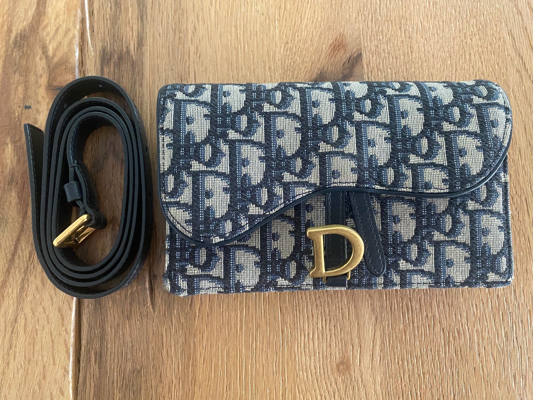 Dior Sacs: Dior SADDLE Pouch C – D'occasion à Lenzburg par Liviagabriela 1